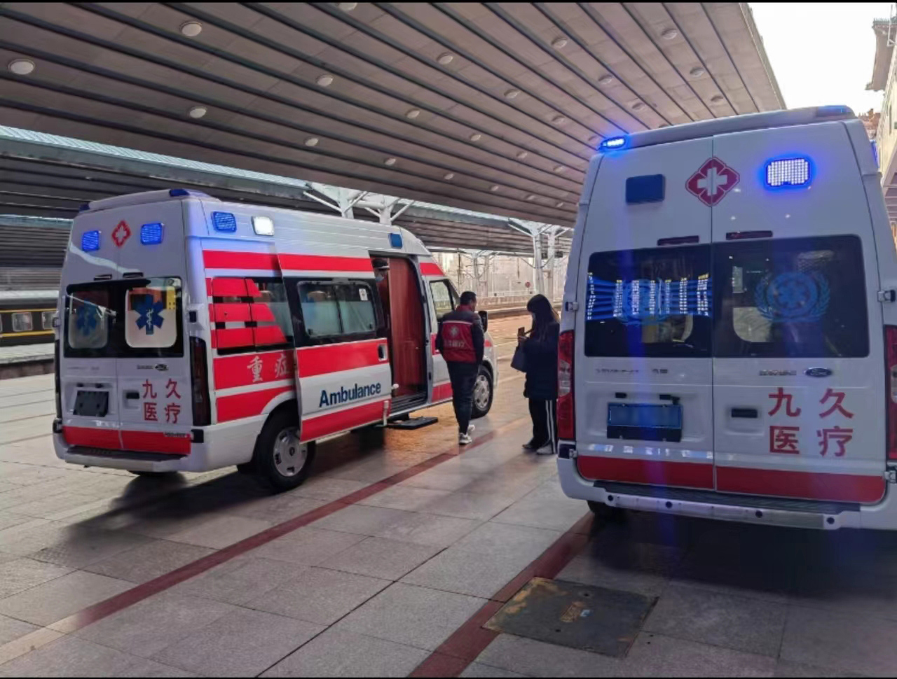 天门市救护车长途转运